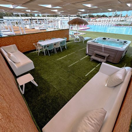 RESERVADO THE VIP OCEAN JACUZZI (ROCK SUNFEST)